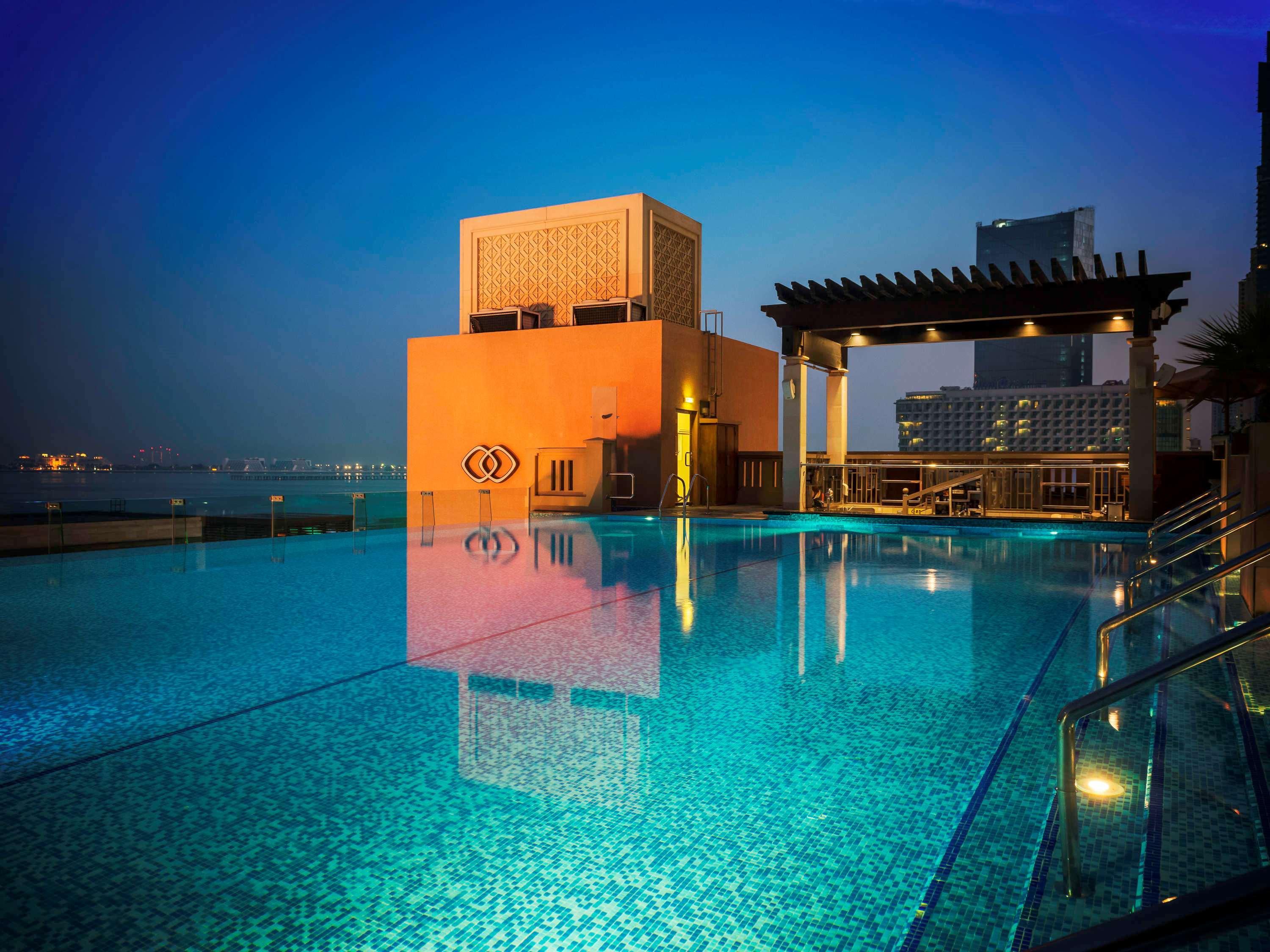 Sofitel Dubai Jumeirah Beach Hotel Exterior photo The pool at the hotel