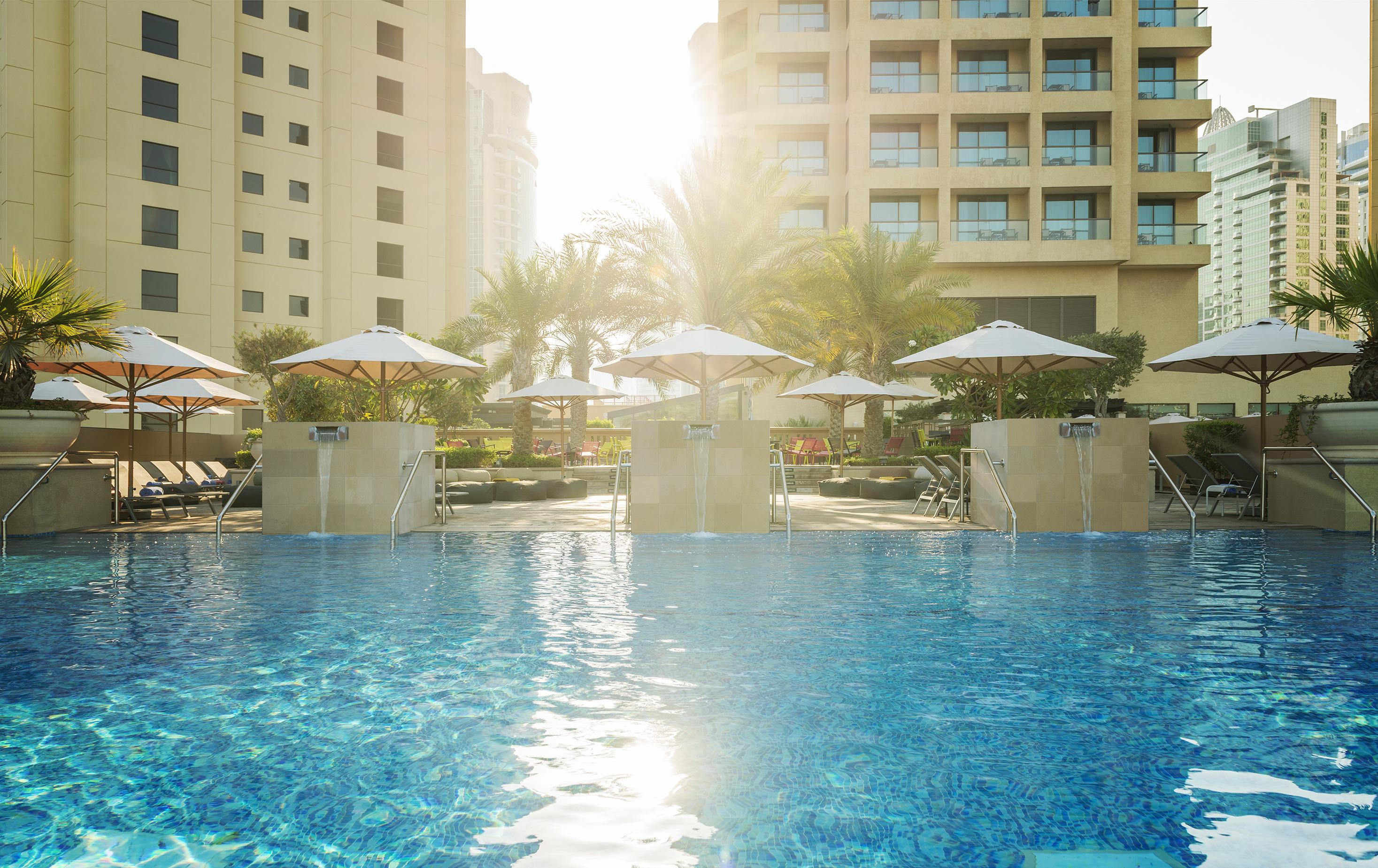 Sofitel Dubai Jumeirah Beach Hotel Exterior photo Swimming pool