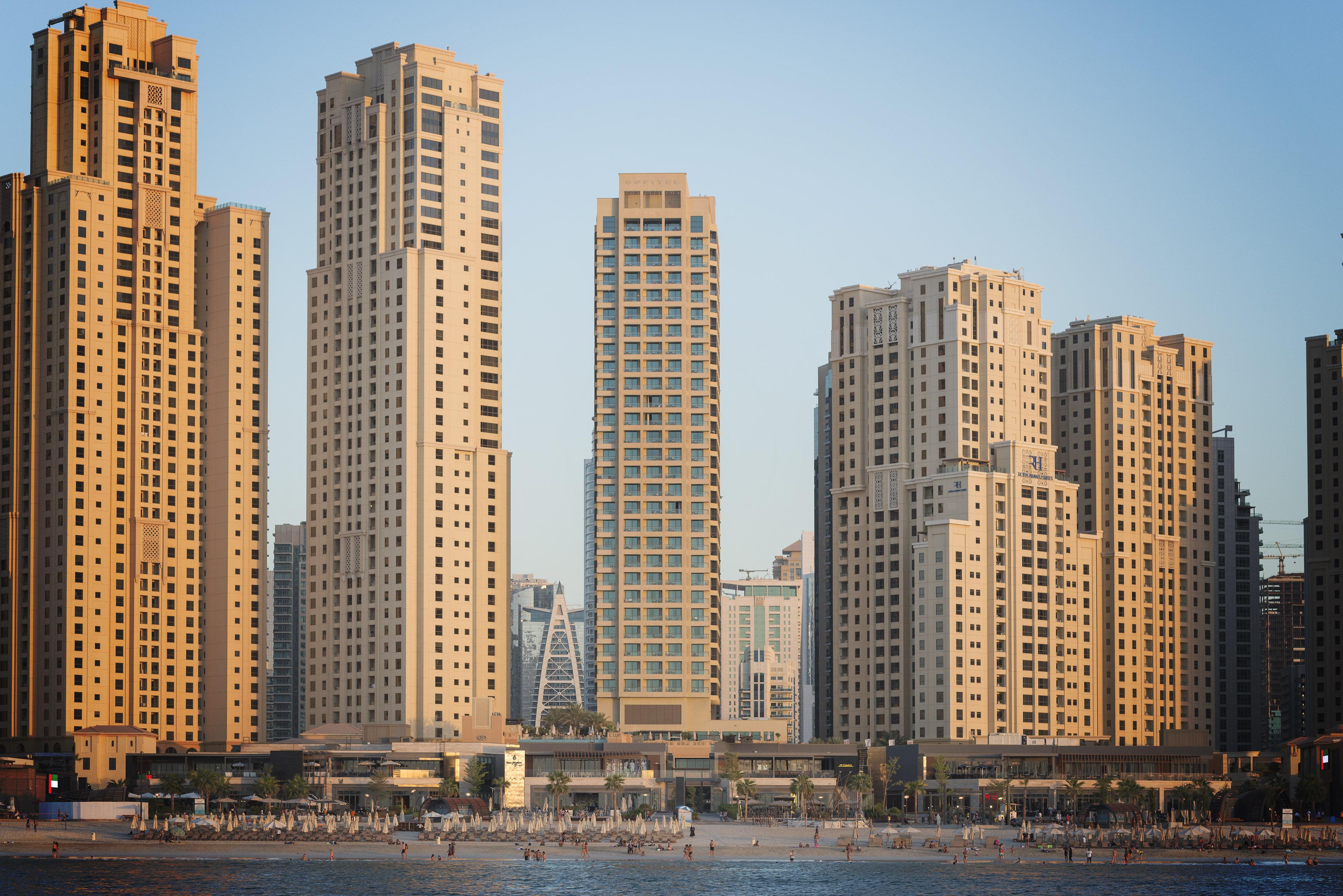 Sofitel Dubai Jumeirah Beach Hotel Exterior photo Dubai Marina Towers